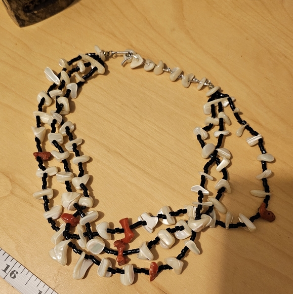 Vintage JAPAN 3 strand shell and coral necklace - Picture 2 of 7